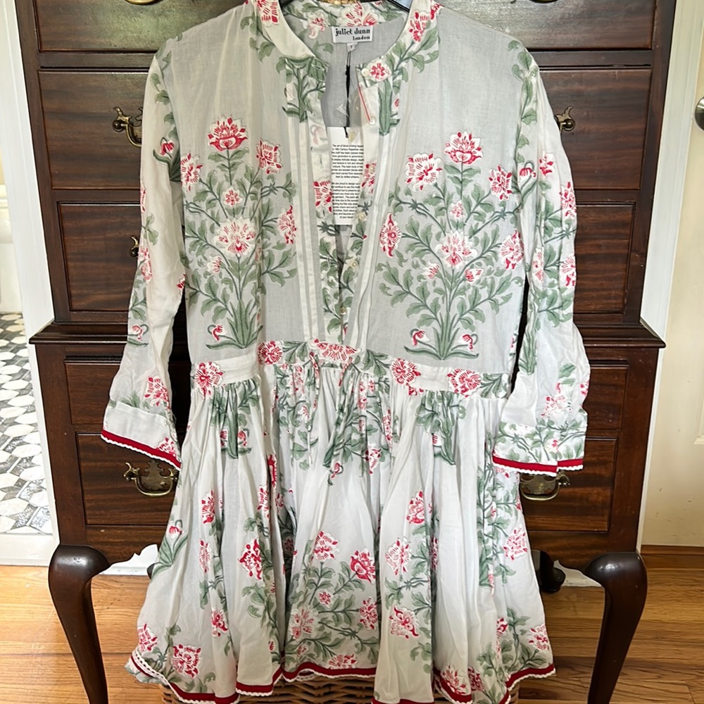 Stunning Brand New with Tag Juliet Dunn Beach Dress in Japanese Flower, Size 1